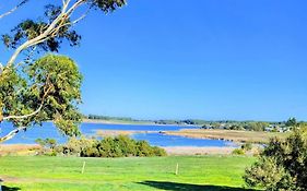 Hilltop Riverview Retreat